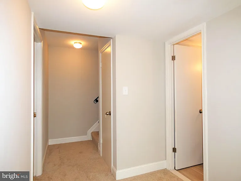 4128 Hamlin Ct — Photo 75