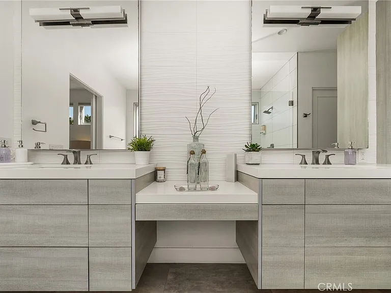 4405 Channel Pl — Photo 36