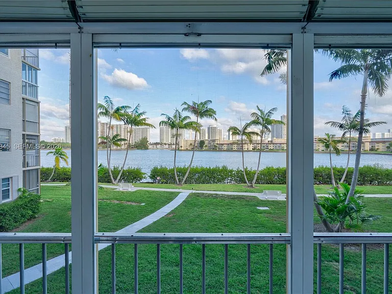 2861 Leonard Dr #F208 — Photo 2