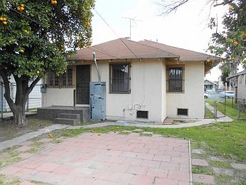 3rd image of 4519 S Gramercy Pl