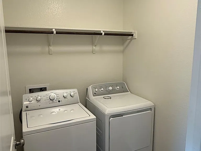 100 Granville Ct — Photo 13