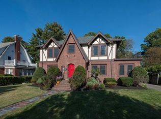 664 W Roxbury Pkwy, Roslindale, MA 02131