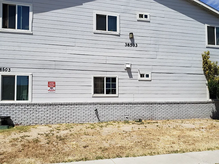 38503 Larkin Ave — Photo 2