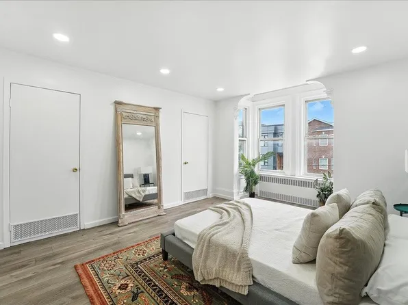 283 Griffith Street image 11 of 24