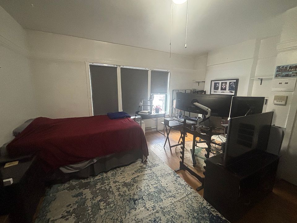 1st image of 909 W Irving Park Rd #2