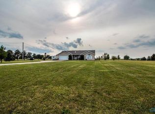 2935 N Raab Rd, Swanton, OH 43558