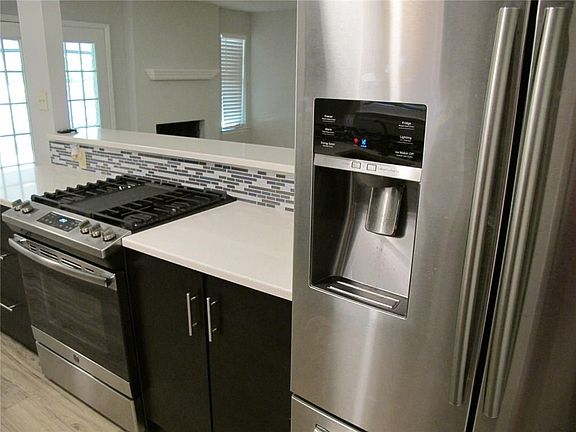 3rd image of 10200 Woodland Village Dr