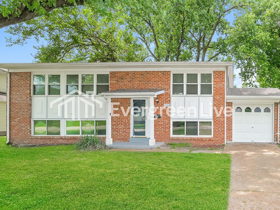 1st image of 2215 Spoonwood Dr