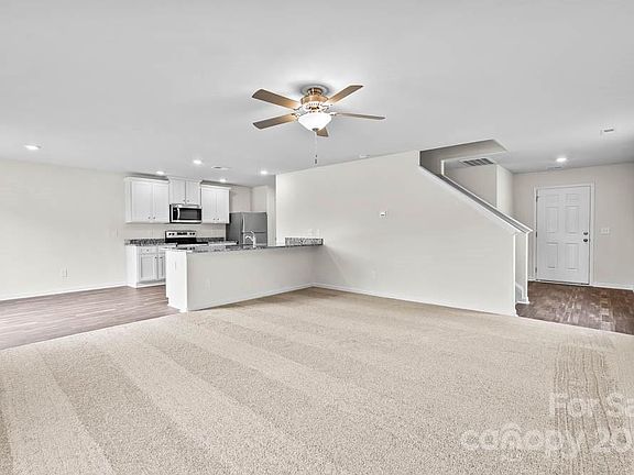 3rd image of 574 Lamorak Pl