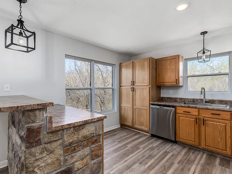 100 Brewer Rd — Photo 5