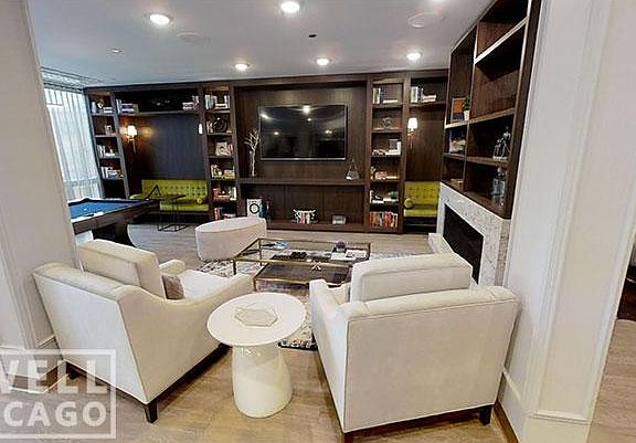 5th image of 2330 N California Ave #1