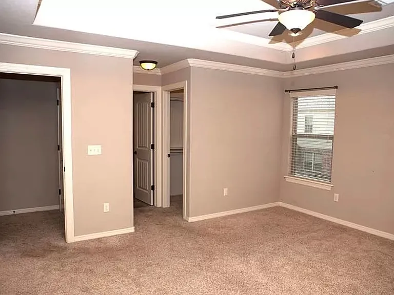 2662 N Arroyo Ave — Photo 7