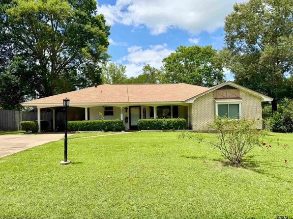208 Robinhood Cir, Crockett, TX 75835