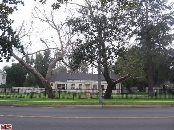 631 N Crescent Dr, Beverly Hills, CA 90210