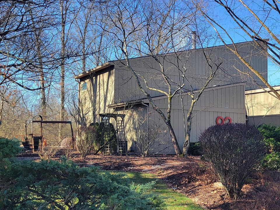 1st image of 93 Forest Ridge Ct