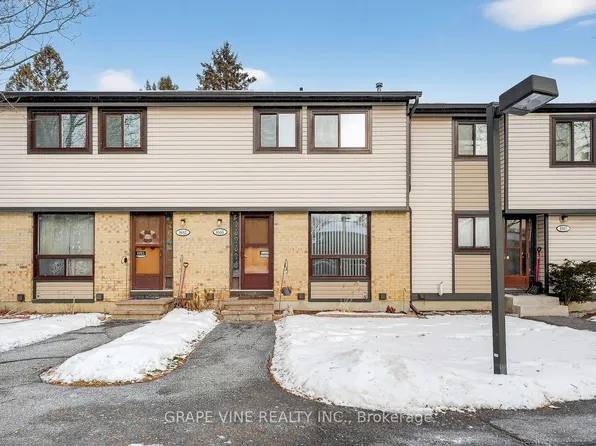 6885 Bilberry Dr, Ottawa, ON K1C 2E8