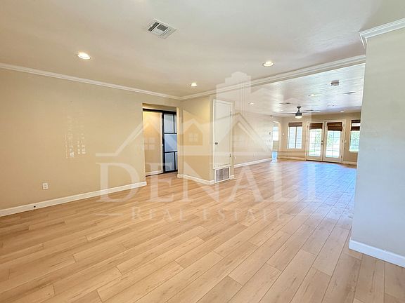 3rd image of 1326 W Palm Ln