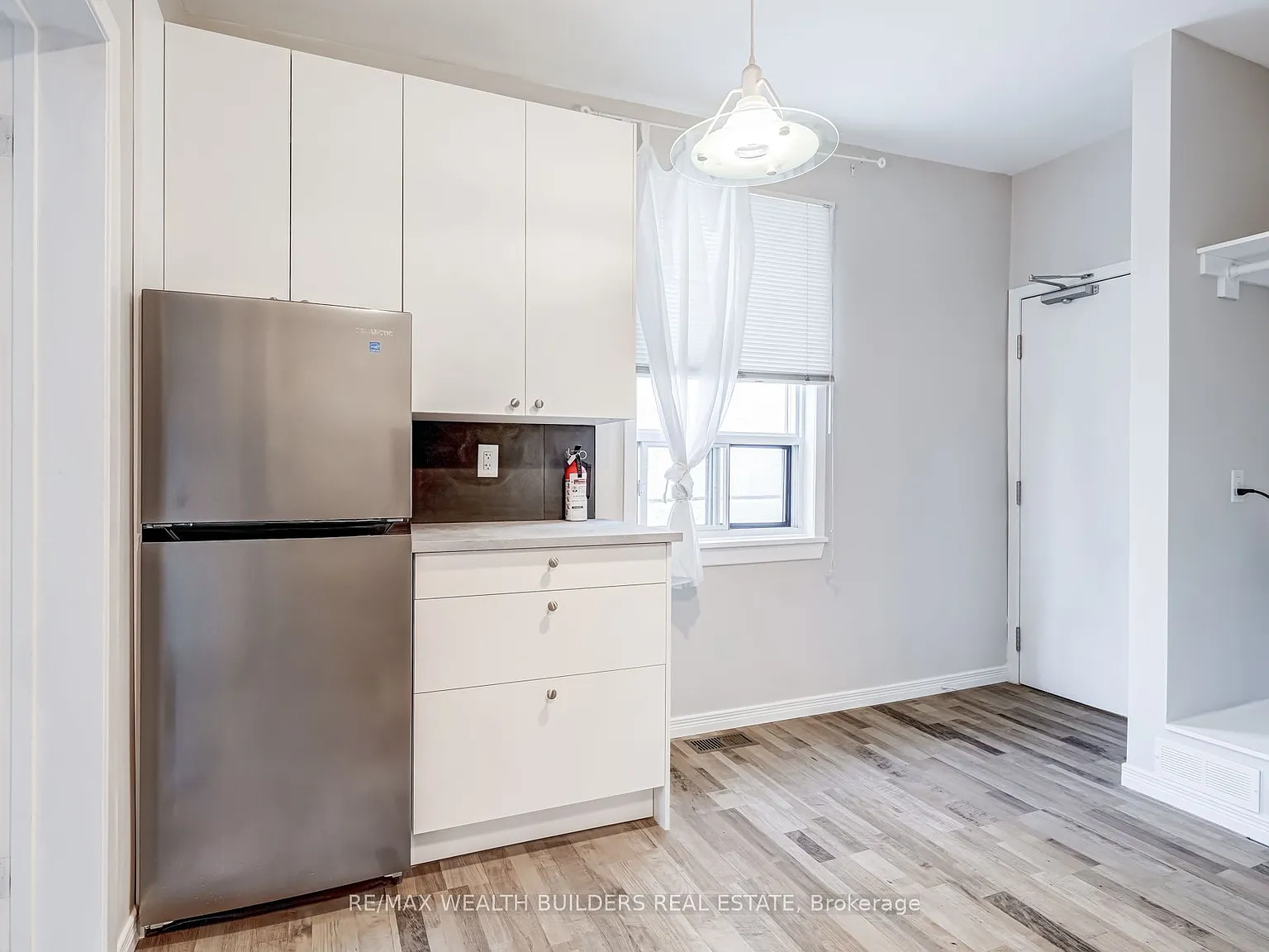 1 bed, $2,000 — Photo 2