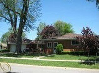 1752 Grange Rd, Trenton, MI 48183