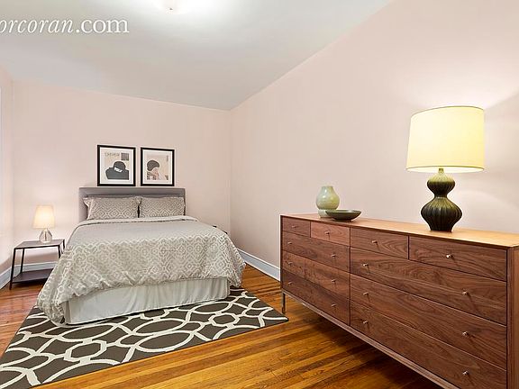 5th image of 943 President St APT 1F