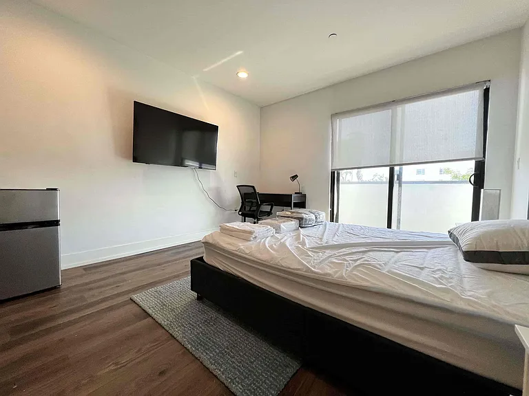 812 N Hudson Ave — Photo 11