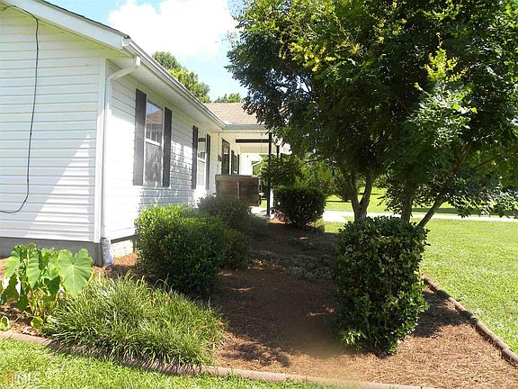 5th image of 186 Tyler Dr