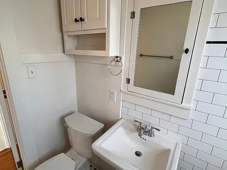 3934-3936 Goldfinch St — Photo 23