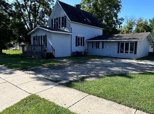 437 S Main St, Wauconda, IL 60084