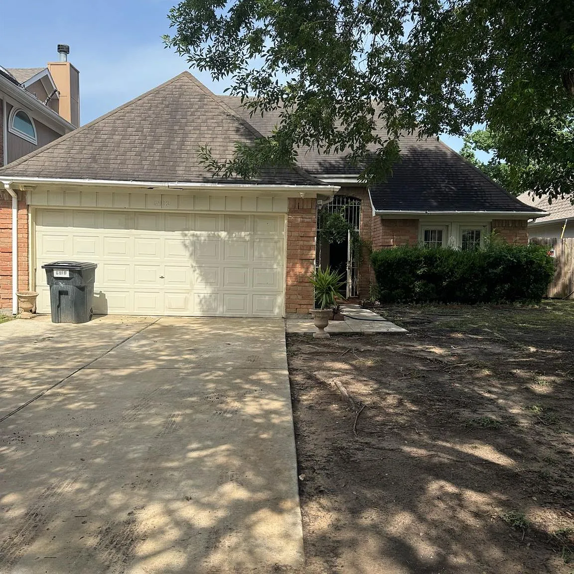 3 bed, 2.0 bath, 1795 sqft, $2,000 — Photo 1