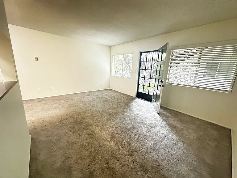 3045 Theresa St #5 — Photo 3