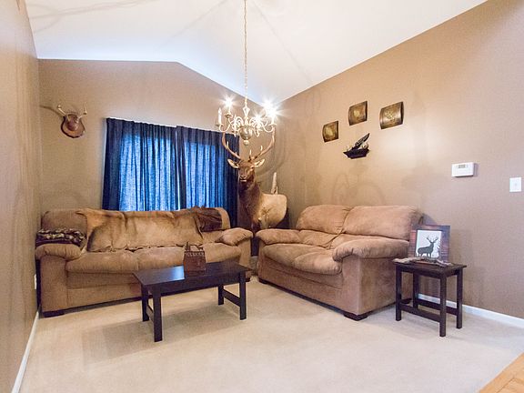 3rd image of 42844 Dartmoor Cir