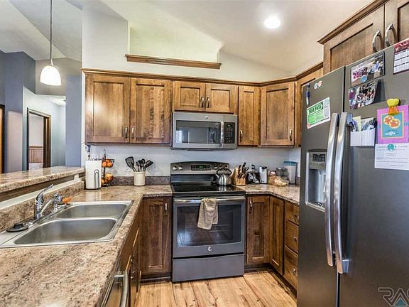 4th image of 4404 S Vista Park Ave