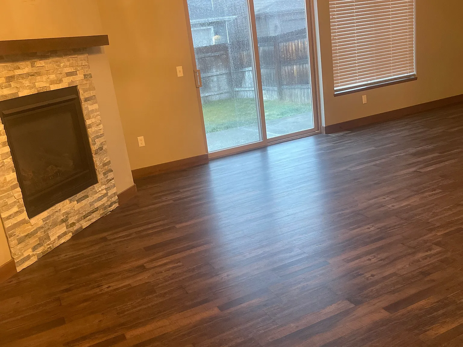 3 bed, 2.5 bath, 1852 sqft, $2,300 — Photo 2