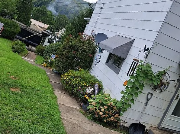 749 Lincoln St, Bolivar, PA 15923