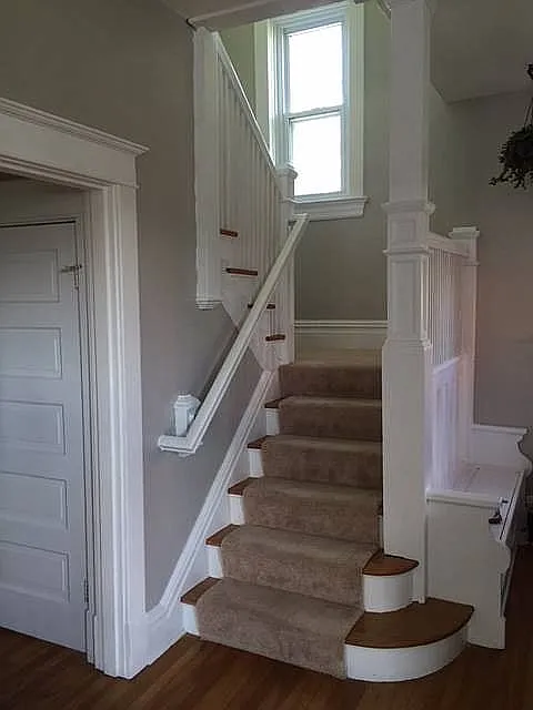 439 Crest Ave photo 1