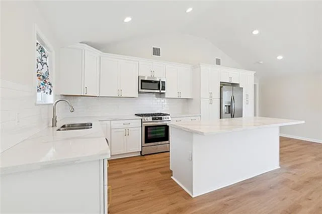 725 Macarthur Ave — Photo 7