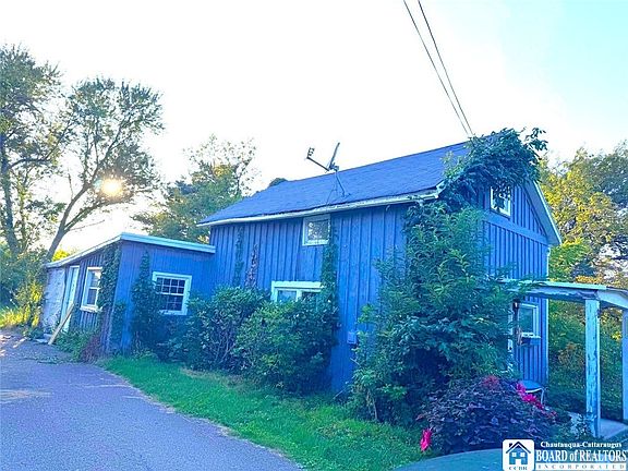 2nd image of 85 Old Mill Rd