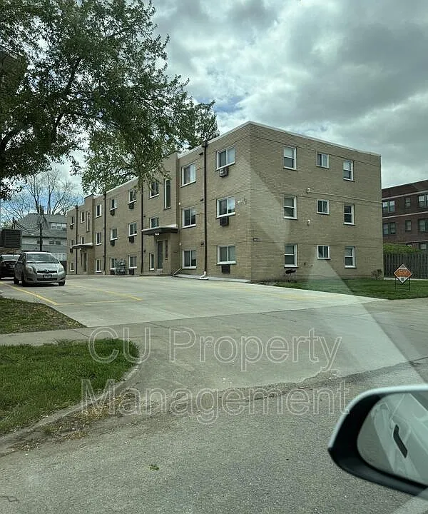 713 W Church St #2