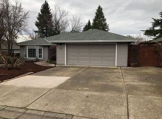 3217 Auburn Way, Medford, OR 97504
