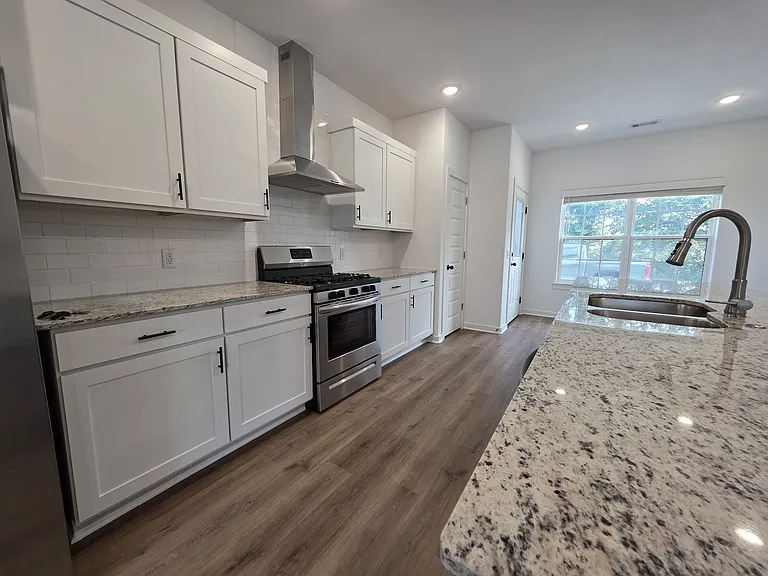 826 N Crater Ave #2 — Photo 8