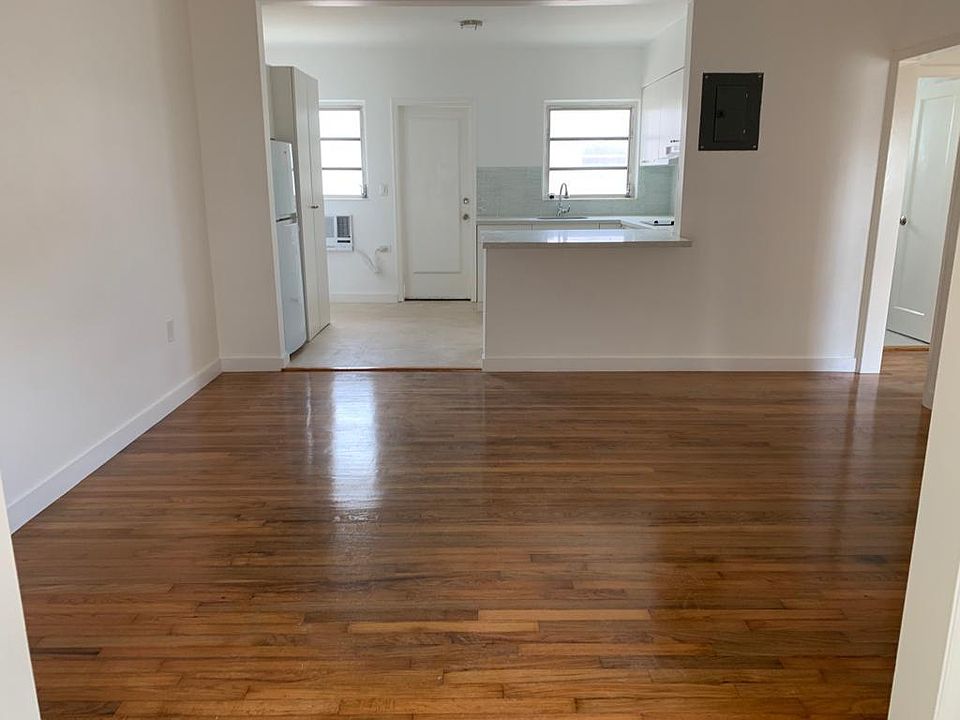 1st image of 216 Mendoza Ave #216
