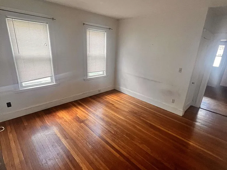 17-19 Morrow Rd #1 — Photo 2
