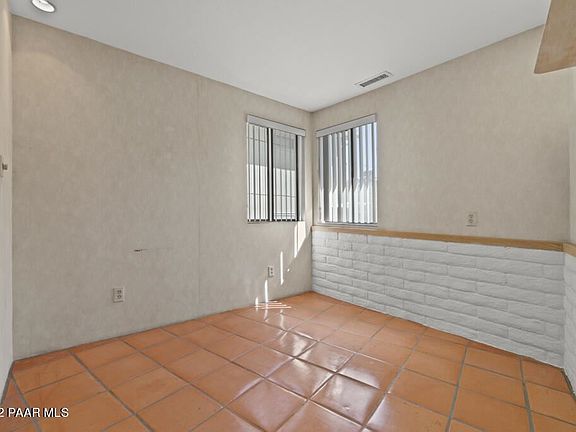 5th image of 440 W Rosser St