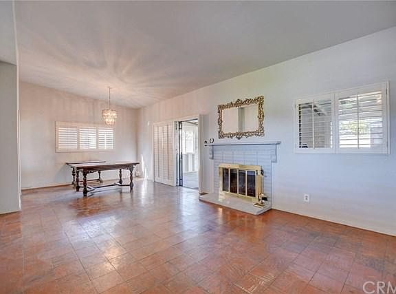2nd image of 537 Sandsprings Dr