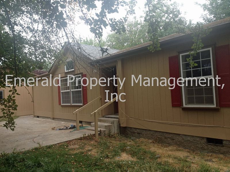 2nd image of 1482 Grant St