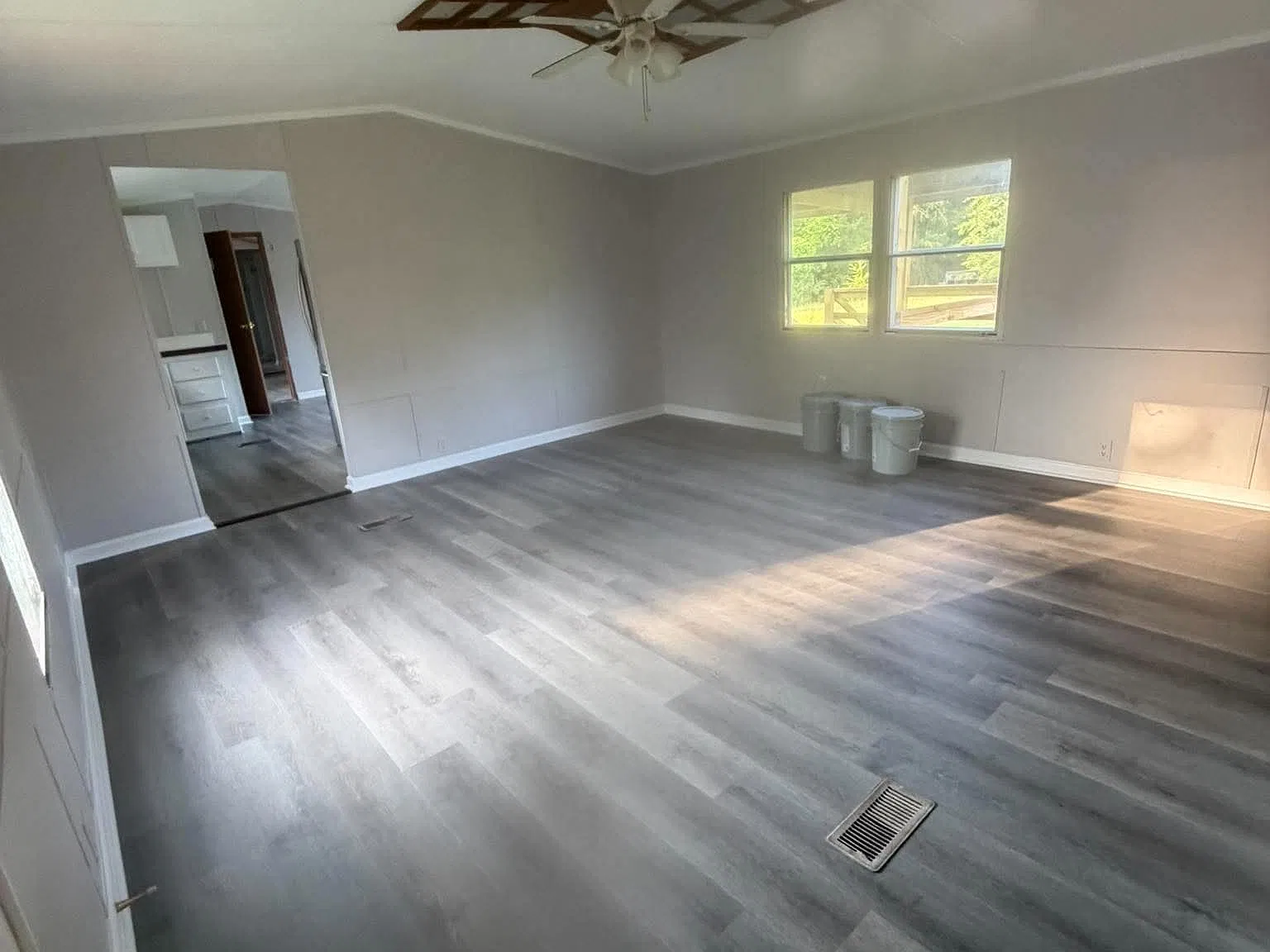 203 Shealy Dr — Photo 3