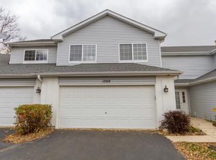 1709 Waterford Rd, North Aurora, IL 60542