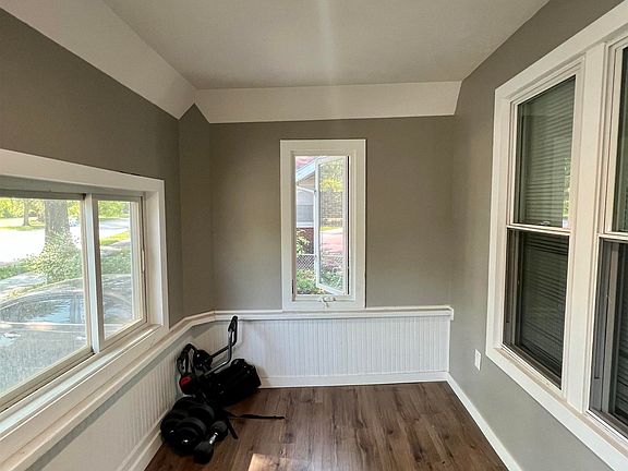 2nd image of 5520 Florence Blvd