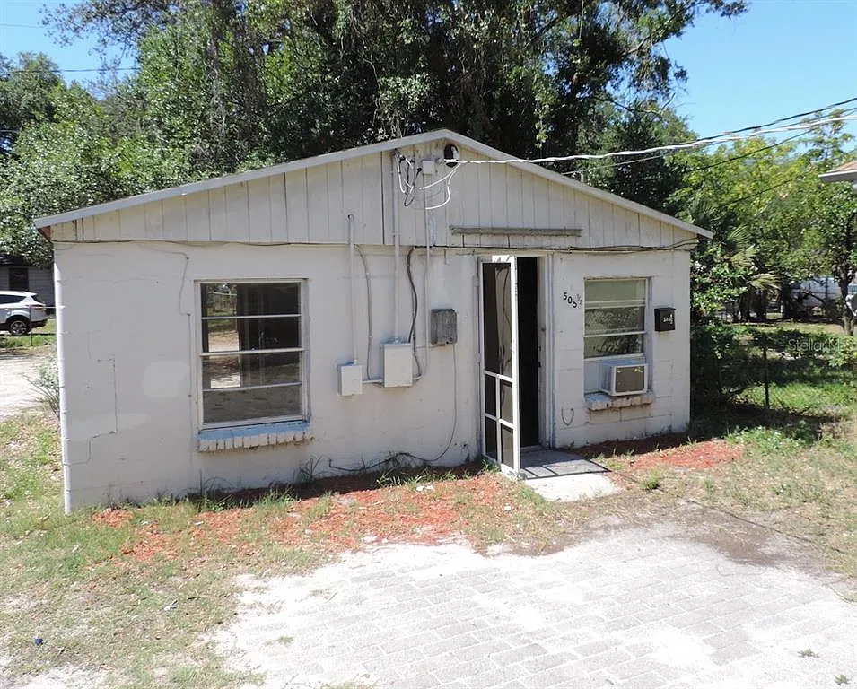 1 bed, 1.0 bath, 900 sqft, $995 — Photo 1