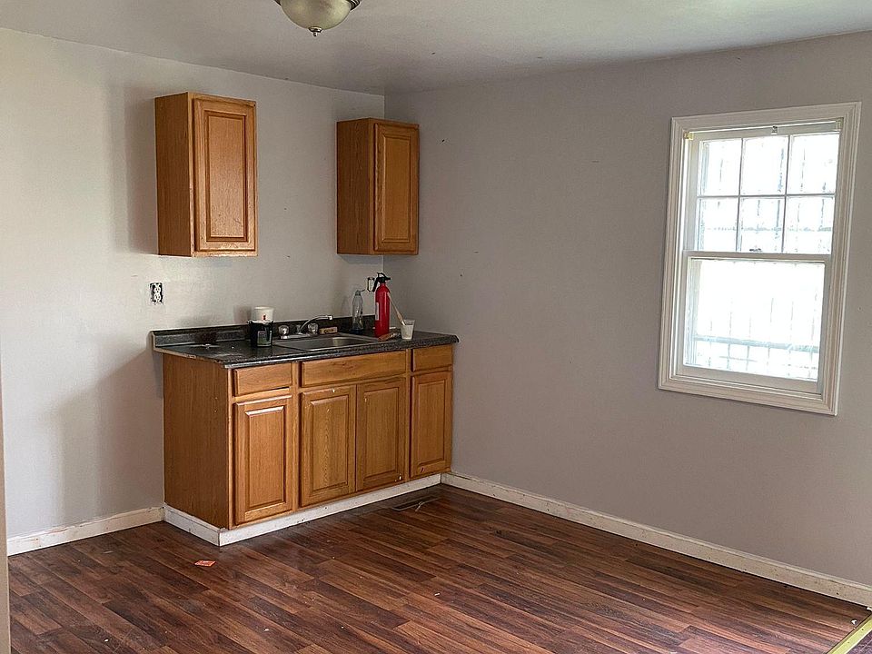 2nd image of 326 Millicent Ave